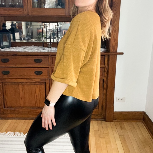 Cute mustard cropped sweater - Picture 3 of 4